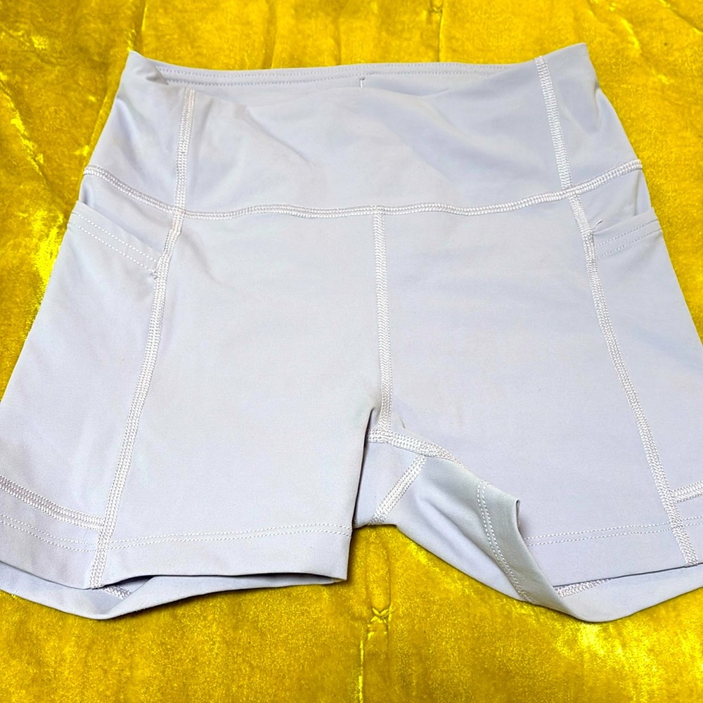 Outdoor Voices Shorts 3 XS light purple